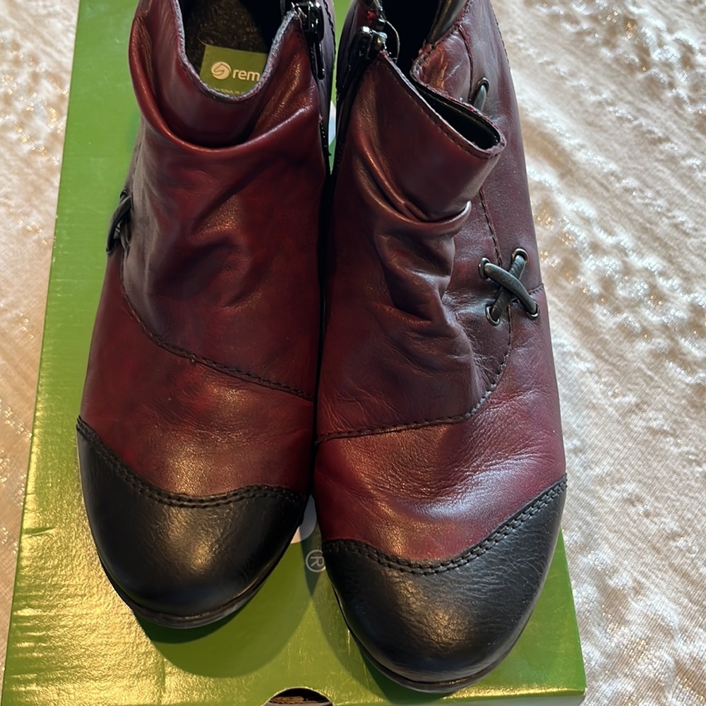 Remonte/Rieker two tone ankle boots
